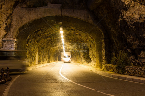 里维埃拉法语卡罗夜间在蒙特洛的公路隧道图片