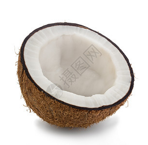 毛茸饮食外壳半个椰子近身隔离在白色背景上图片