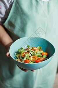 素食主义者盘上新鲜蔬菜混合沙拉莴苣绿色图片