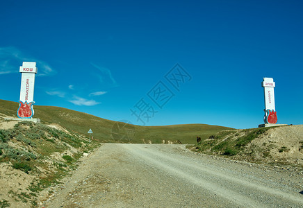 高原丝绸吉尔斯坦西部贾拉勒阿巴德地区托古兹罗通过区高的图片
