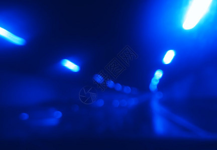 重点明亮的最小对角蓝隧道灯bokeh背景的对角蓝色隧道灯bokeh背景hd图片