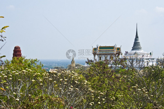 建筑学造高赫朗山的美丽风景和国王宫的一部分帕图片