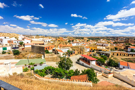 西班牙格拉纳达省Guadix的洞穴住宅区岩石传统的晴天图片