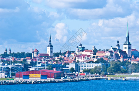 波罗的海城市建造塔林从海外城市景色的塔林风图片