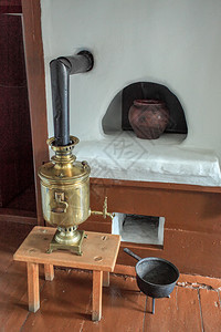 复古的优质旧俄罗斯马莫瓦和旧俄罗斯炉灶文化图片