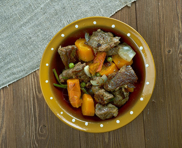 炊具炖牛肉史地加那迪纳美食图片