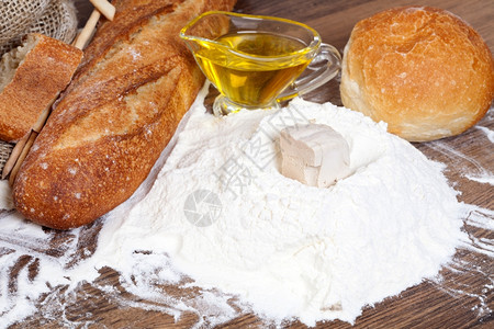 酵母破碎新鲜面包类组合背景产品有机的图片