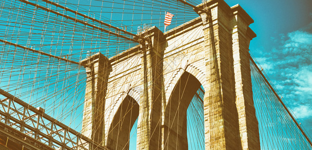结构体塔纽约市布鲁克林大桥的天向风空图片