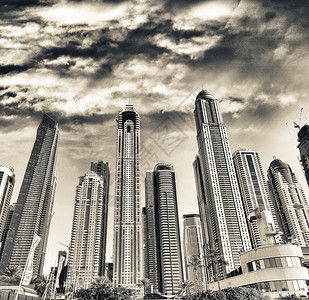 现代的城市迪拜码头天际线黄昏街景迪拜码头天际线黄昏街景图片