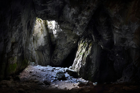 岩石国民多丽娜波兰塔特拉山JaskiniaRaptawicka洞穴入口图片
