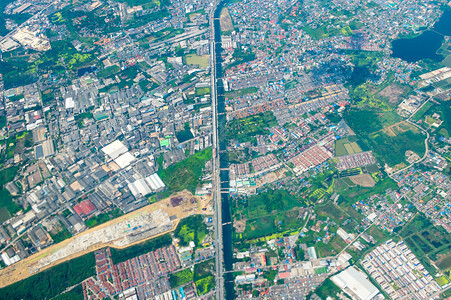 飞机泰国曼谷市的空中景色与云层环观图片