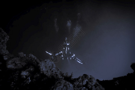洞穴岩潜水员肺图片