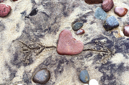 卵石浪漫的制作红心沙子上形的海石沙子上心形的海石红心图片