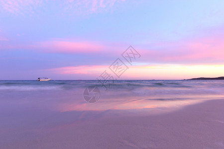 海滩日落风景图片