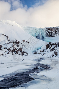 运动莫比代利冰岛斯纳费尔内半岛冰沃杜福瀑布的IcedSvodufos瀑布冰岛北图片