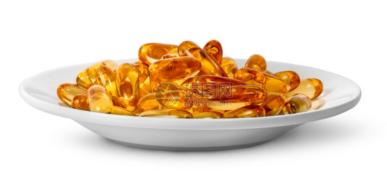 健康半透明鱼油Omega3号板上的鱼油肝脏图片