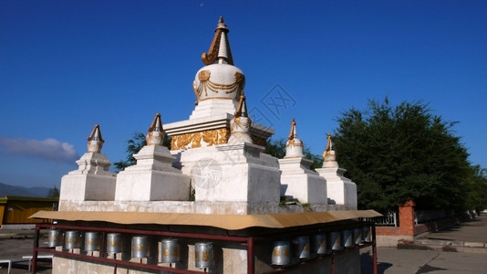 蒙古白佛教塔图片