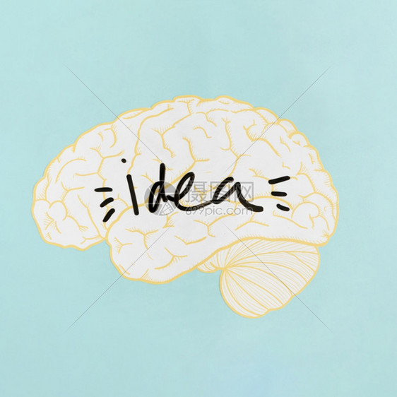 维他命酸奶大脑绿石背景中近距离的创意字词丰富多彩的图片