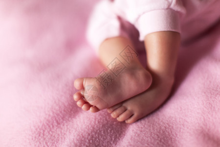 可爱婴儿的脚图片