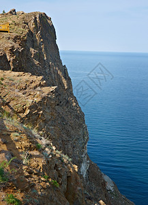 教岬俄罗斯西伯利亚Baikal湖KhoboyOlkhon角岛附近的岩石海岸荒野图片