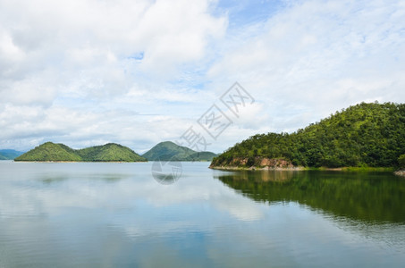 湖颜色水库泰国斯里纳卡林大坝美丽的景观图片
