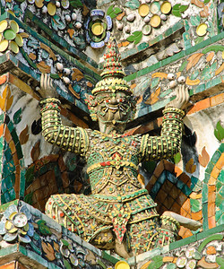 巨大的佛教徒泰国WatArun的泰国巨型雕像外部的图片