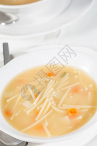 豆汤面条和蔬菜粉肉汤有机的意大利面图片