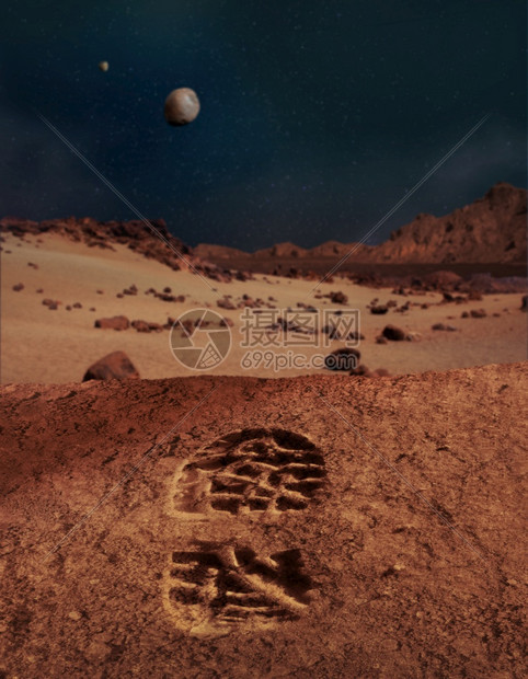 火星人辉光展示类在沙尘和岩石地表上的第一批人类足迹的行星火景观大气层图片