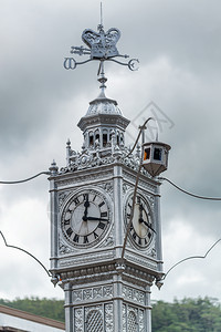 假期镇异国情调塞舌尔马赫斯科2017年9月15日著名城市钟楼以英国伦敦沃克斯豪尔钟楼为蓝本的塞舌尔马赫斯科2017图片