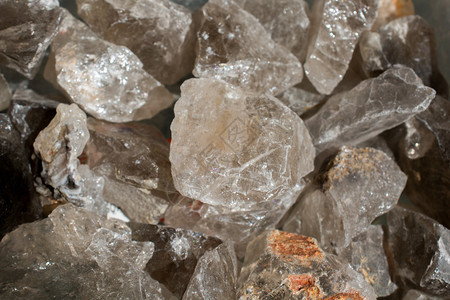 水晶地质矿物岩石壳结晶作为地质矿物岩装饰半图片