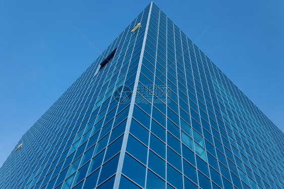哈萨克斯坦首都阿塔纳的Cubic玻璃办公室司的城市图片