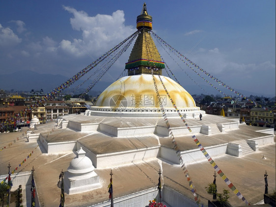 旗帜Bouddhanath或Bauddhanath或KhasaCaitya是尼泊尔加德满都最神圣的佛教场所之一亚洲遗产图片
