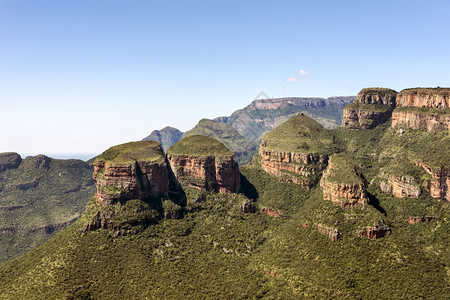 形成布莱德位于全景线上Hoedspruit附近的非洲南部三座隆地岩层胡德斯普鲁特图片