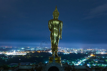 南佛山顶的在南之夜时佛山顶的像点亮了这座城市的光芒雕像灯宗教图片