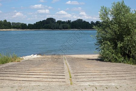 天空德国赫森州格恩海姆莱茵河滨岸休息蓝色的图片