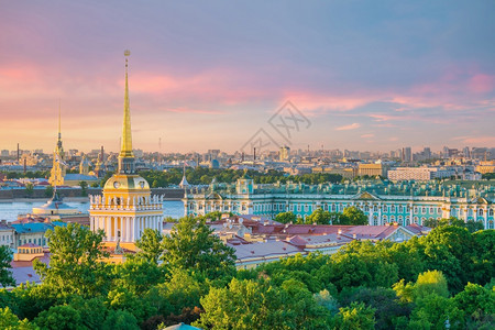 旅游圣彼得堡城市天际从日落时的俄罗斯城景旅行著名的图片