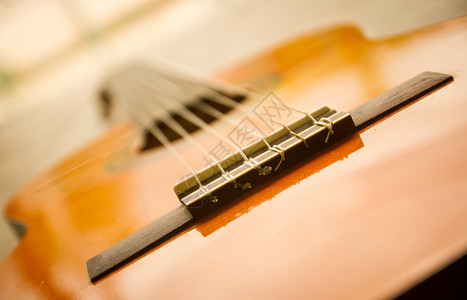 带弦的古典音乐吉他岩石钥匙优质的图片