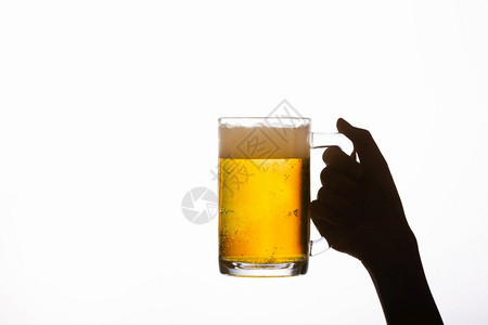 玻璃干杯白色的女人黑手白底带啤酒杯的女人图片
