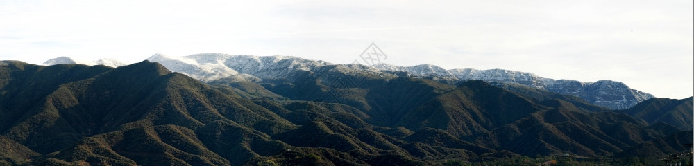 Ojai河谷景观拍摄山上下雪风景寒冷的图片