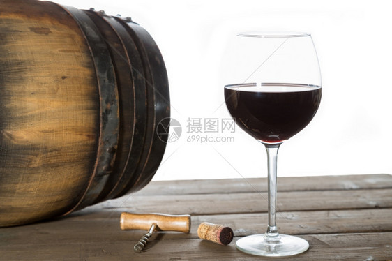 白色的软木橡一杯红葡萄酒加橡树图片