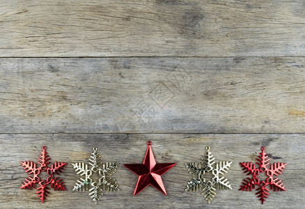 新的庆典带有复制空间的旧木背景圣诞装饰品冬天图片