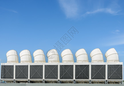 制冷剂工业却塔或风式水机建筑屋顶的工业冷却塔或风式水机建造器图片
