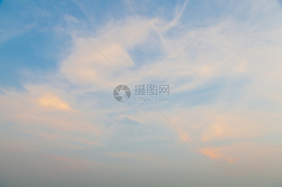 云笼罩天空太阳开始暗色升起风景优美变暗日落图片