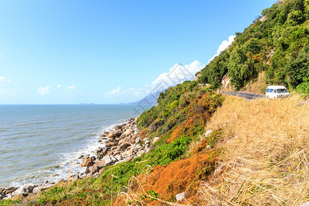 澳大利亚昆士兰州道格拉斯港沿海公路上的迷尼凡海洋旅行游图片