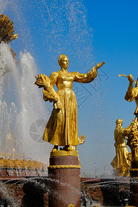 城市在莫斯科VDNHVVC市展览中心俄罗斯人民友谊喷泉的雕塑馆内人与之间不连续友谊国民历史图片