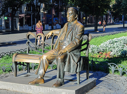 户外文化著名的乌克兰敖德萨著名演员LeonidUtesov的铜雕塑图片