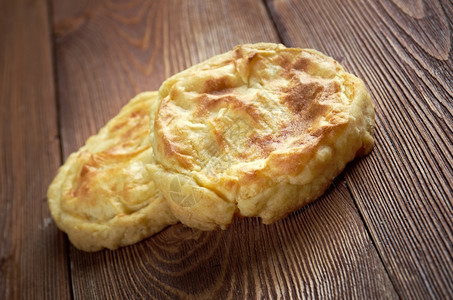 皮拉斯午餐卡利特Pinterest上的Kalitt质朴的木背景中来自芬兰的传统卡累利阿馅饼图片