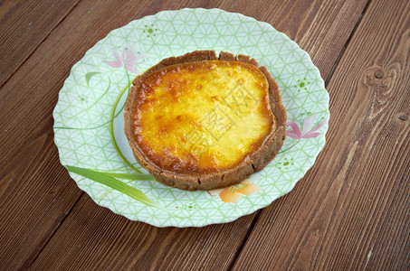 tt质朴的木背景中来自芬兰的传统卡累利阿馅饼传统的皮拉斯卡利特背景