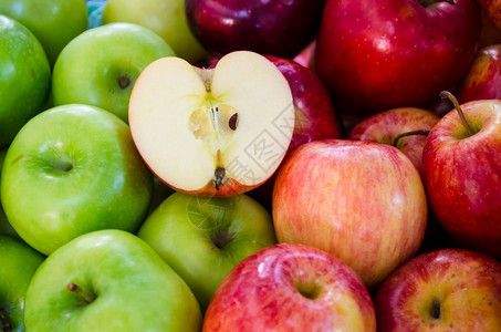 素食主义者绿苹果和红组的半团体卡路里图片