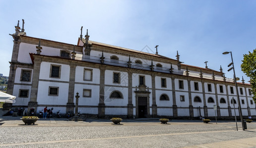壁柱建成阿威罗13世纪在葡萄牙阿韦罗鲁卡教区建造的圣玛丽修道院大厦广场图片